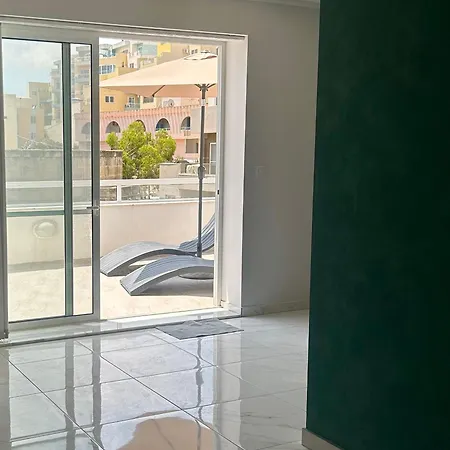 アパート Modern Penthouse With Terraces In Marsascala