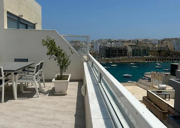 Modern Penthouse With Terraces In Marsascala Appartamento *