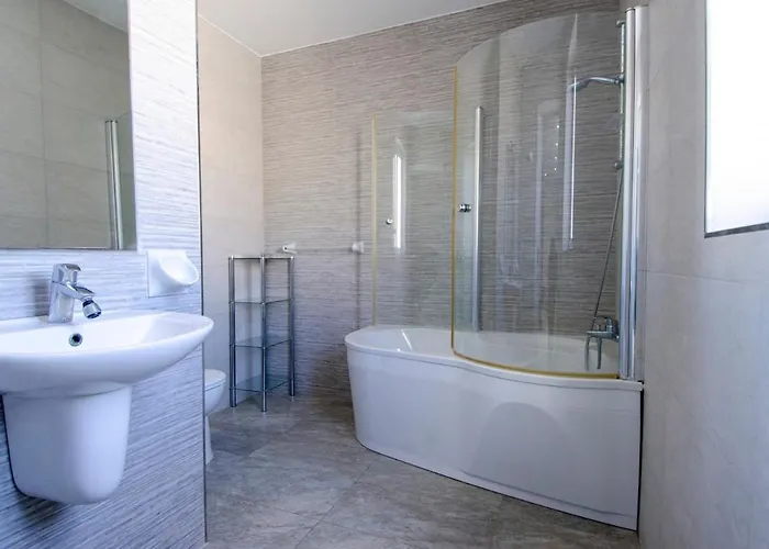 Modern Penthouse With Terraces In Marsascala *